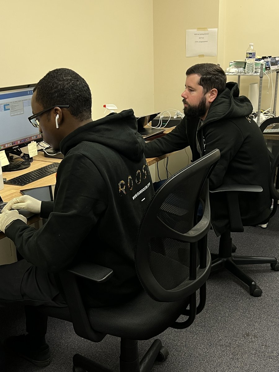 We are staying cozy here at GoRoostr with our new hoodies 😊 Not for sale, but for ultimate comfort! Akeem and Andrew are definitely our best models ✨

*If you're looking to sell your Apple devices, reach out today and let's get you paid!*

#goroostr #sellyourdevice #macbookpro
