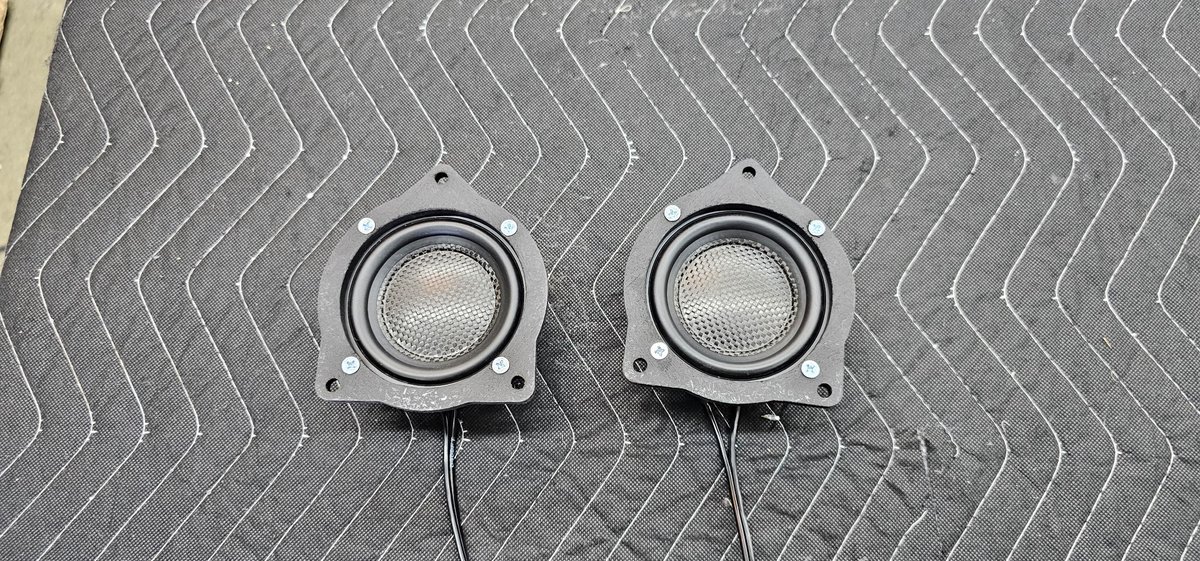 MorelHiFi's tweet image. Check out this unique 2020 #Porsche #Taycan 4S in baby blue with a super upgrade by #SimplicityInSound  USA. It now features lots of Morel goodies for quality sound and party mode! More instagram.com/morelhifi/

#Morelhifi #MorelHybrid #Morelcaraudio #caraudiofab #carhifi #sound
,