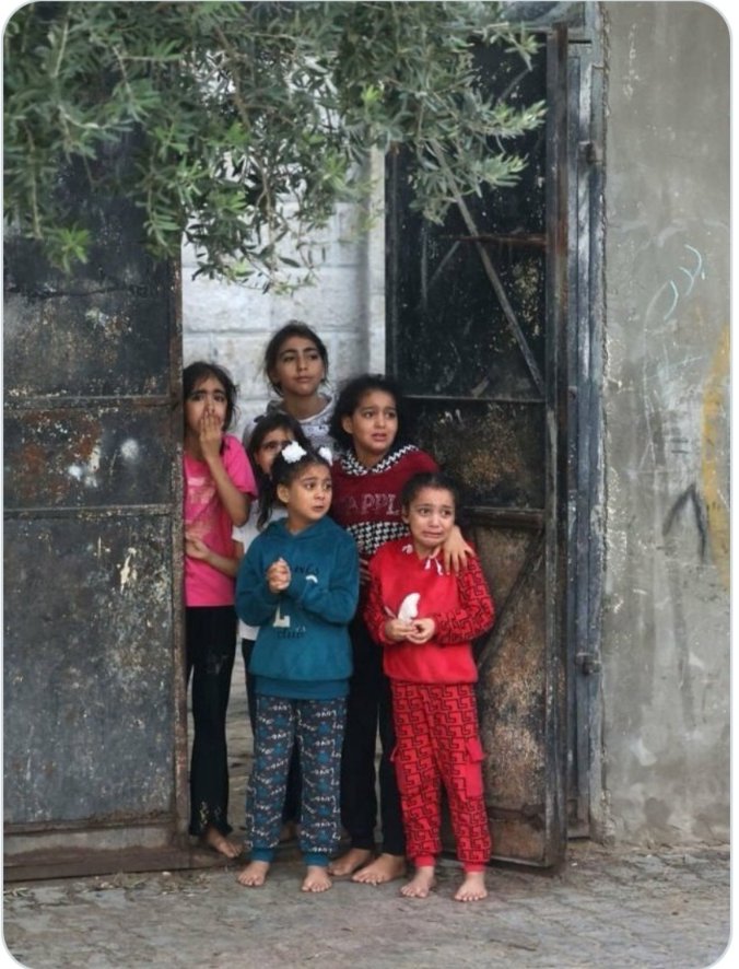 Ermia73's tweet photo. ترس و بغض و دیگر هیچ
علمدار کجایی؟!
#فلسطین
#حاج قاسم
1:20# https://t.co/2Y8MFN8yow