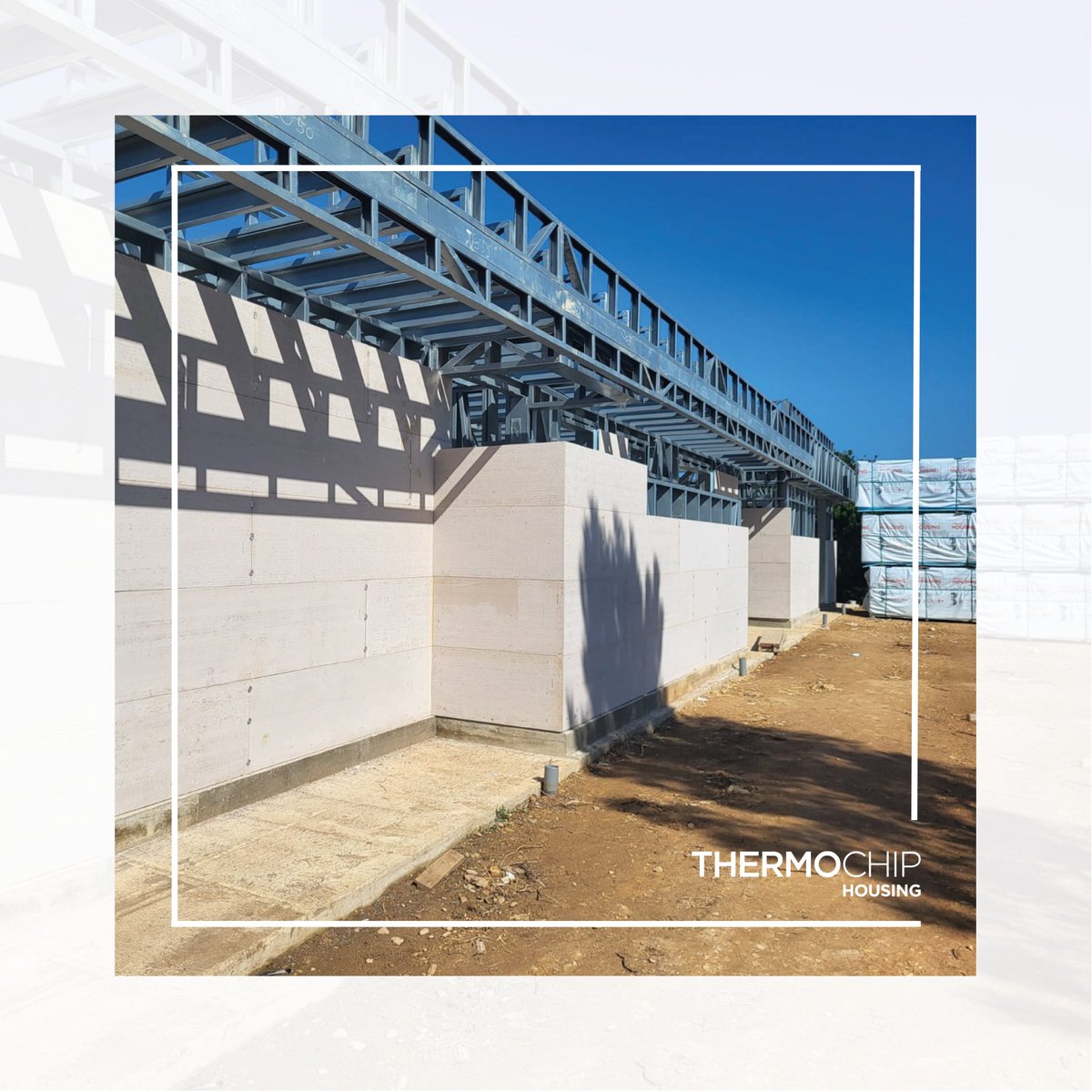 THERMOCHIP's tweet photo. #MiercolesDeObras os presentamos una vivienda unifamiliar con estructura LSF (Light Steel Frame) realizada en Albergaria, Portugal.

Constructor: @isolterm

#thermochip
La nueva forma de construir. https://t.co/Diyr3SuPwZ