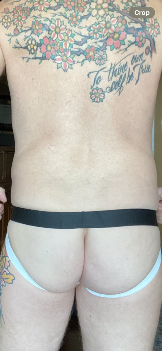 SilverShade63's tweet photo. Jocktober continues. Happy Hump Day 😜🍑🍑 Let’s see your favorite jock pic. #datass #daddybooty #humpdayrumpday https://t.co/zwMoq1c6Tl