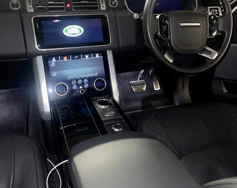 automobilecc's tweet photo. This stunning #RangeRover #Westminster for sale on behalf of a client. 
Mileage 25371
OVERFINCH wheels and tyres 
The vehicle is in secure storage in #London and available for the purchase price of £62,350 https://t.co/xPqwgSGD5S