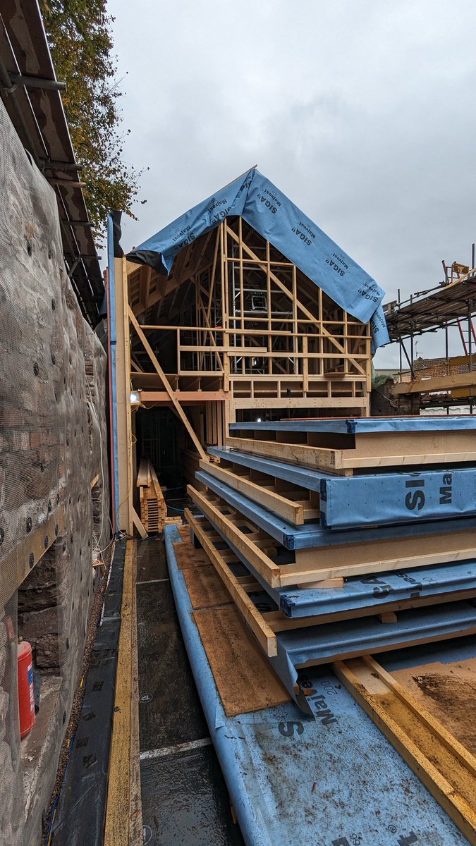 finlaySimpson11's tweet photo. Monmouth barn conversion taking shape. The last bit of old roof taken off today ready for the last panels to be erected. 

Seems to rain every time the roof comes off! Must be in Wales 🏴󠁧󠁢󠁷󠁬󠁳󠁿

#mwc #monmouth #wales #passivhaus https://t.co/fCJxxTlQs1