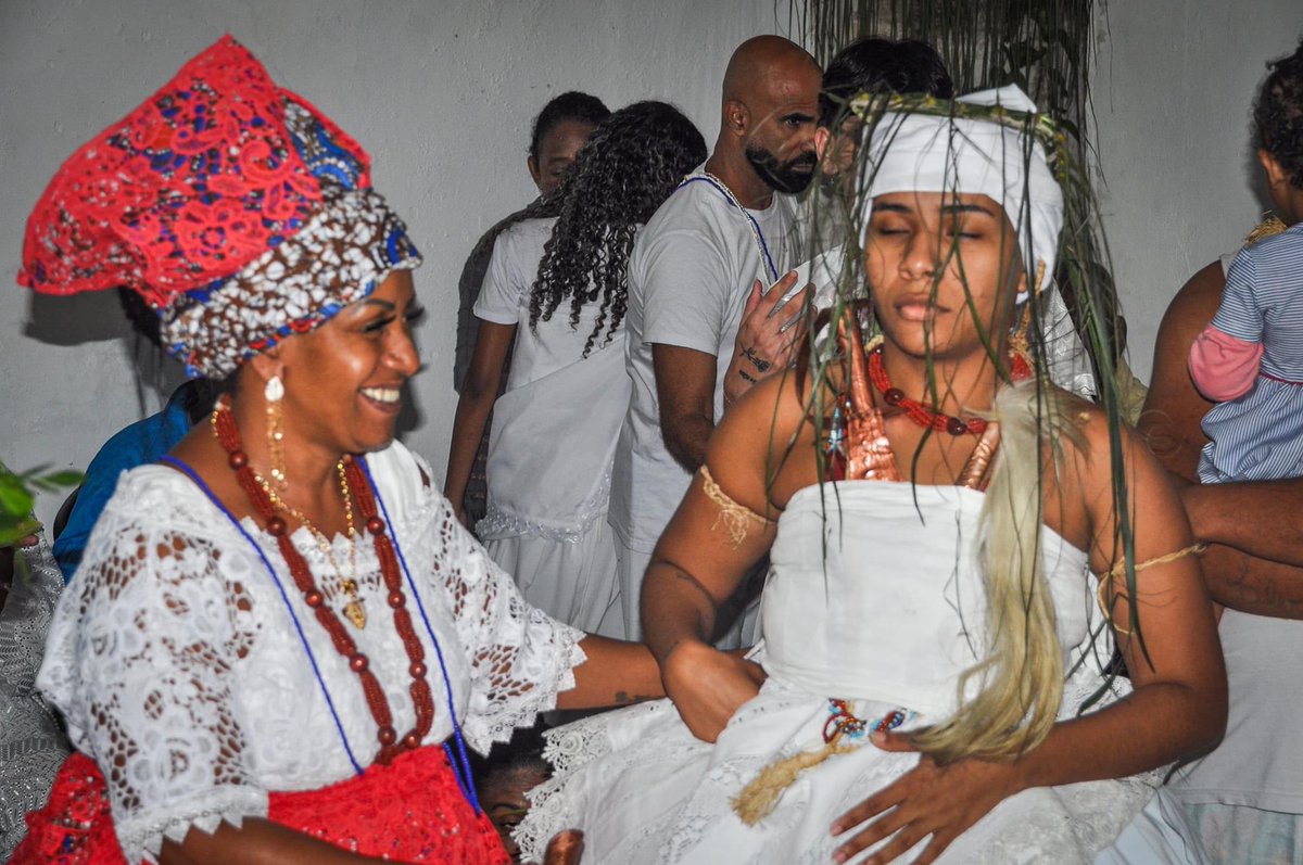 IleaxeO's tweet photo. O Candomblé é mais do que uma religião, o Candomblé é magia, o Candomblé é beleza, o Candomblé é fé, o Candomblé é ancestralidade, o Candomblé é imortal 
Ele vive em todos nós!!!! AXÉ ❤️‍🔥
saída de Yawo 🏹🦚🪞🦋 https://t.co/AMBoZ0Pj2o