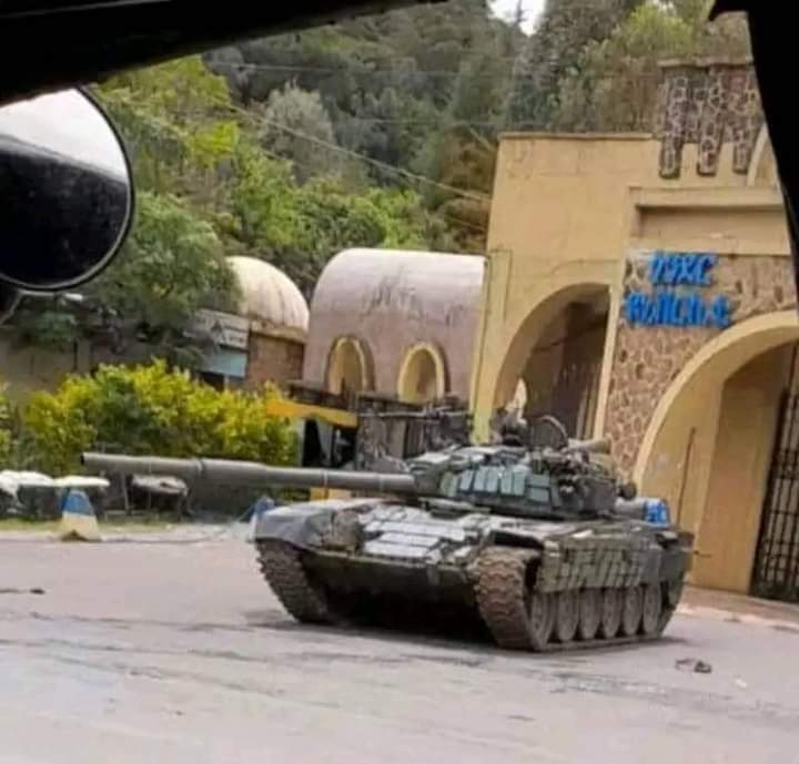 YekunoAmlak12's tweet photo. ጎንደር ዩኒቨርሲቲ:ወሎ ዩኒቨርሲቲ:እንጅባራ ዩኒቨርሲቲ እና ወልዲያ ዩኒቨርሲቲ ከዩኒቨርሲቲነት ወጥተው የጦር ምሺግ ካምፕ ሁነው ህዝባችን ላይ እየደረሰ ያለውን ጭፍጨፋ በግንባር ቀደም እየከወኑ ነው!!
አንዳዶቹ የመቃብር ስፍራም ሁነዋል! https://t.co/0fbzIQ4Z0n