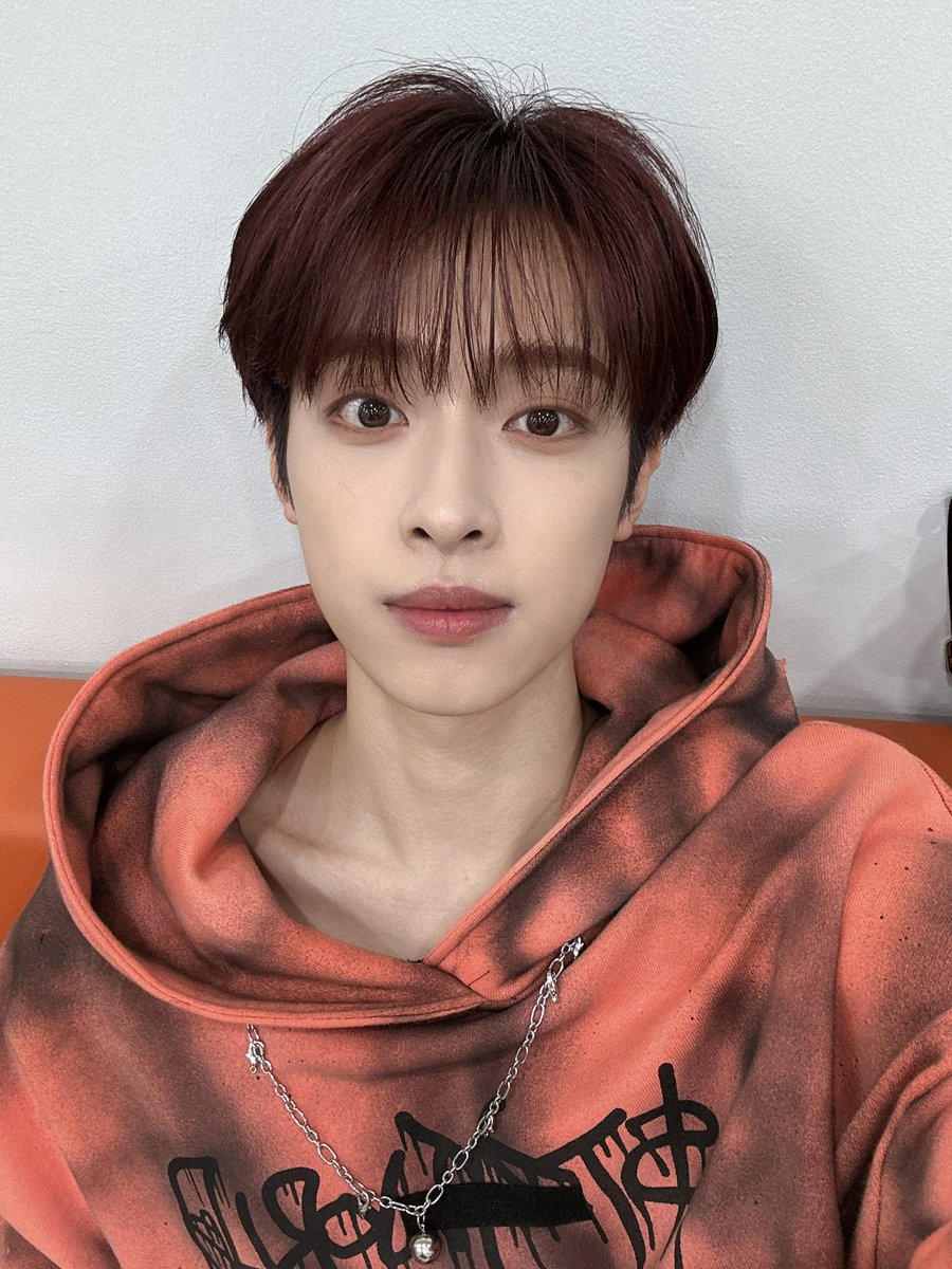 내 니한테 할말있는데.. 내 니 많이 좋아한다..

#XdinaryHeroes #Gaon #가온