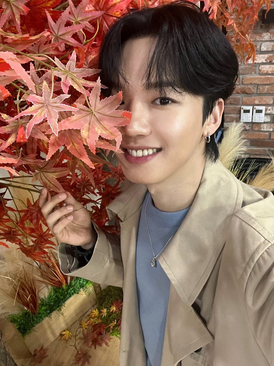 LYM_offcl's tweet photo. [📸] 2023.10.18
메이크스타 영상통화 팬사인회 🧥🍁🩵

#임영민 #LIMYOUNGMIN
#ROOM #IN_MY_ROOM https://t.co/Wpmj37For9
