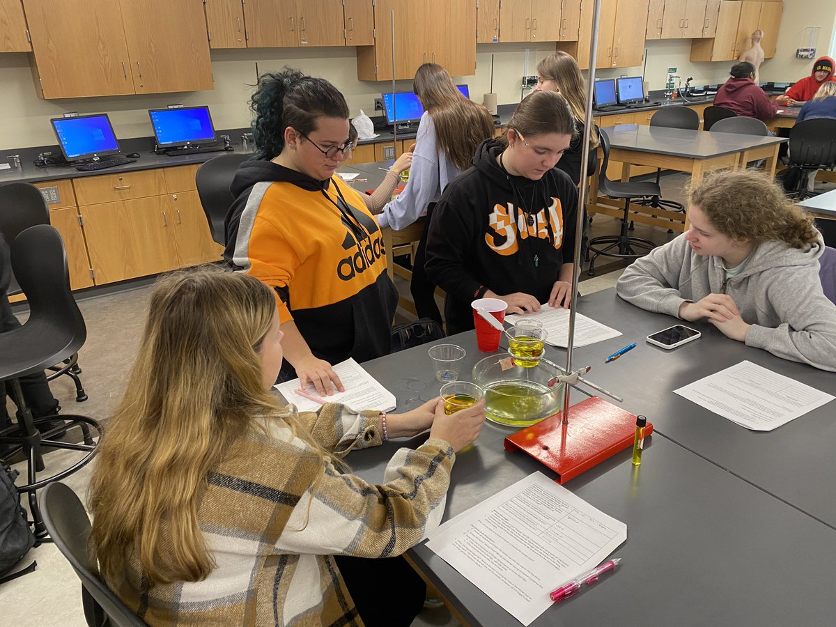 MsdennFei's tweet photo. PSHS A&amp;P Ss studying homeostasis with Homer-ostasis lab. See comments for more student pictures. #learningisfun #learningbydoing @plymouthsouth @PPS_Science https://t.co/zQfyQ3Uw13