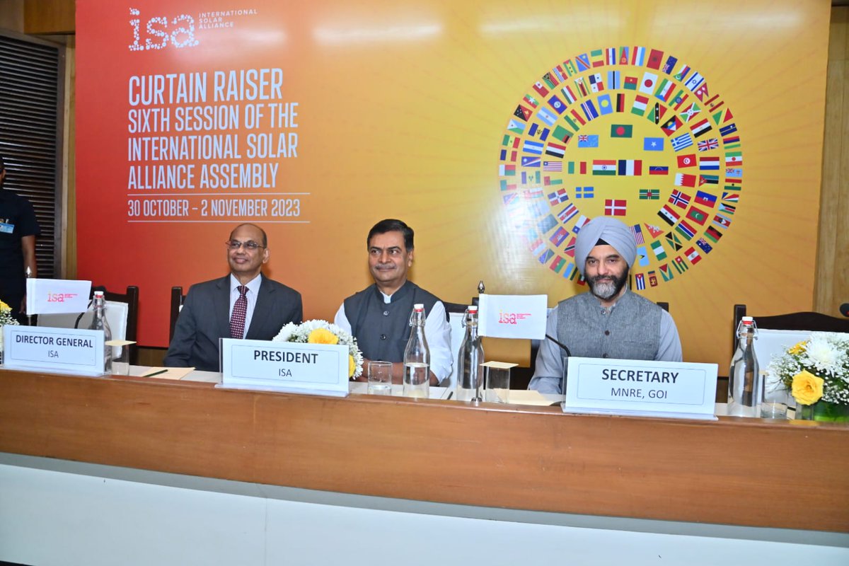 Hon’ble Minister for Power and New & Renewable Energy Shri @RajKSinghIndia today addressed diplomats from various countries and media persons during the curtain raiser for the ‘sixth session of the International Solar Alliance Assembly,’ scheduled between October 3-November 2.