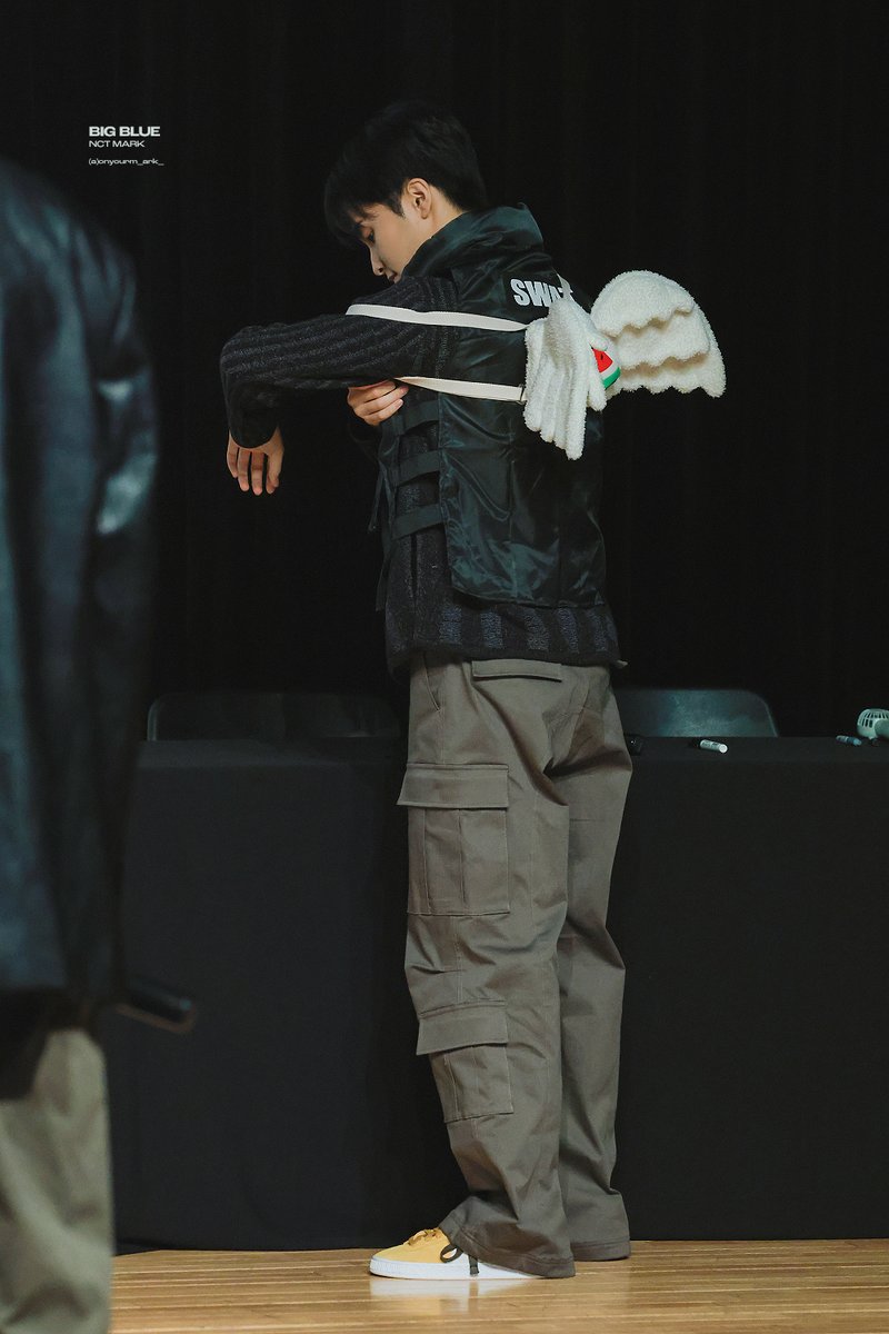 231007 🍼👼 EVERLINE FAN SIGN EVENT 
#마크 #MARK #MARKLEE #NCT #NCTDREAM #NCT127 #마버블 #마크버블