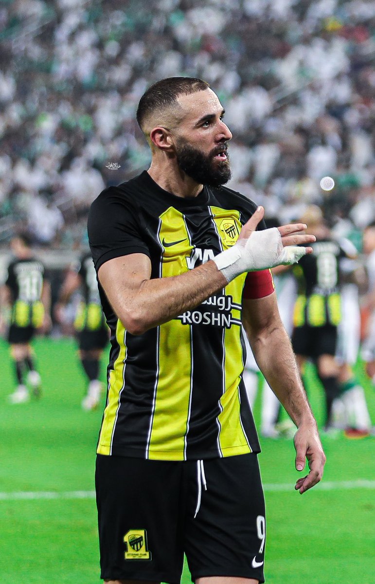 #WeStandWithKarimBenzema
كل الشعوب العربية معك يا بنزيما
كل الشعوب الاسلامية معك يابنزيما
الشعب السعودي كامل معك يا كريم 
اتخذت الموقف الصحيح في نصرة اخوانك المسلمين المستضعفين في فلسطين وهذا الشي لايرضي الاجانب النصارى ابداً وبدليل من القران الكريم

 (وَلَنْ تَرْضَى عَنْكَ