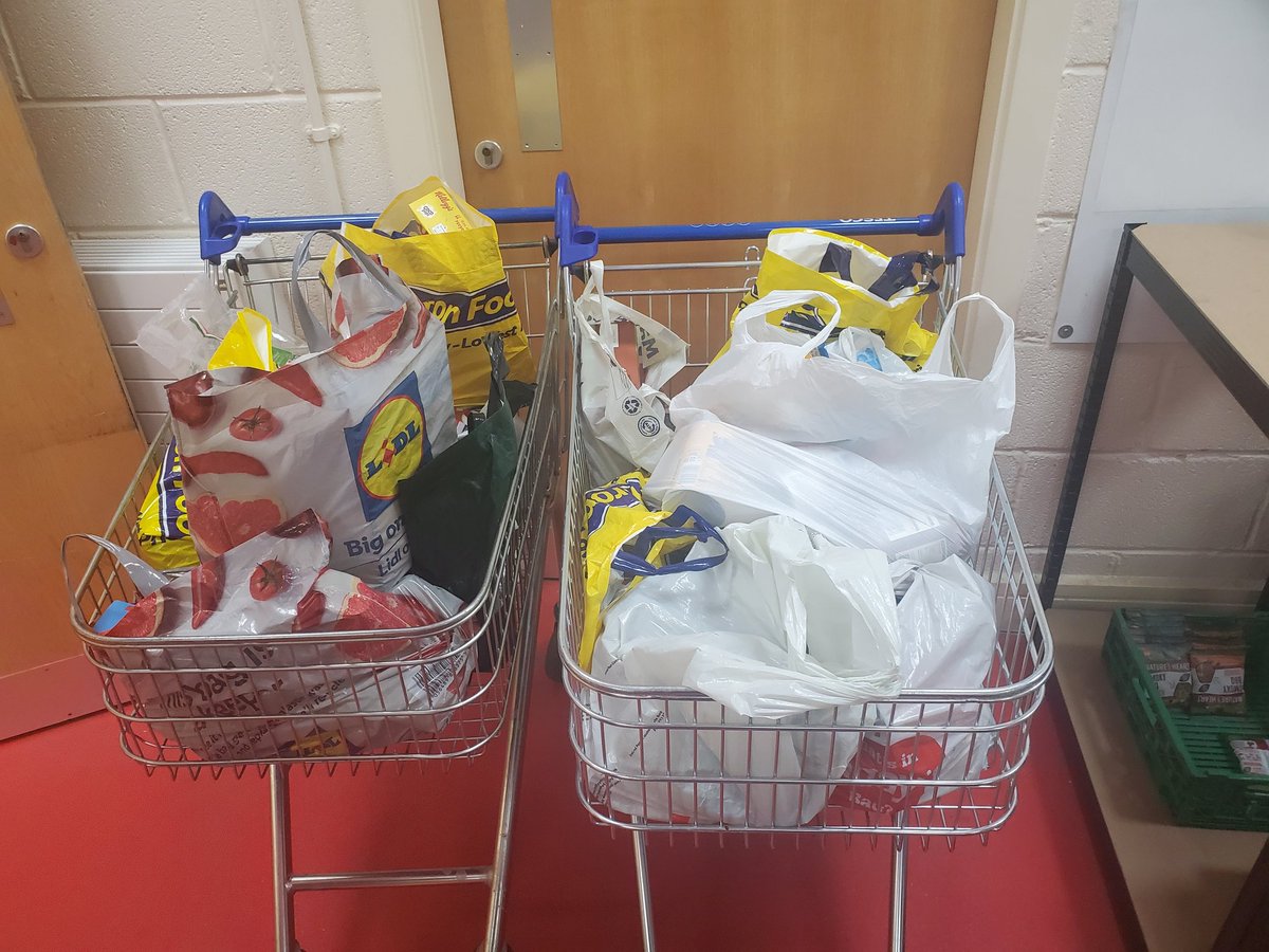A massive thank you from everyone at the parks pantry  to  <a href="/StAnthonysCPS/">St Anthonys Voluntary Catholic Academy</a> for you kind harvest festival  donations.This food will go a long way to help local school familys and the wider community .👍<a href="/DeltaTheParks/">The Parks Academy</a>