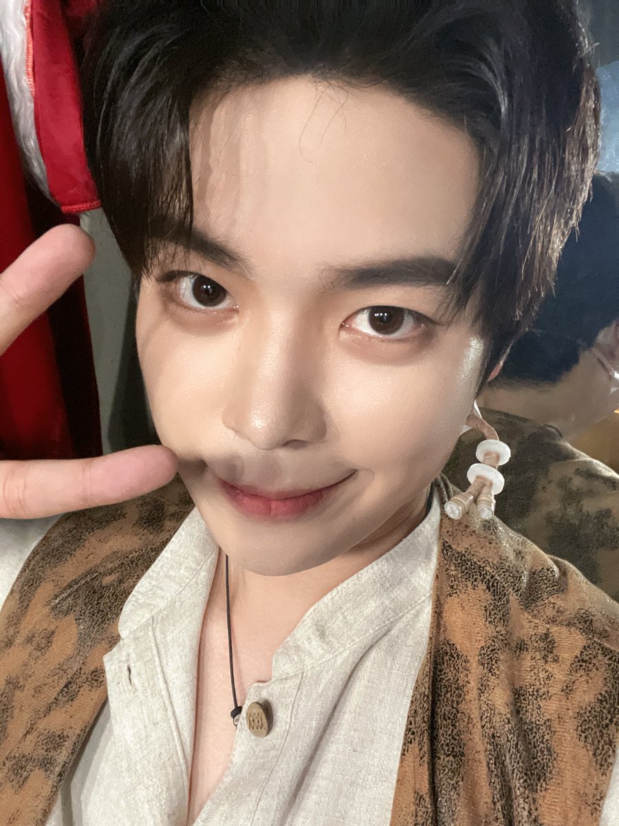 by_verivery's tweet photo. [#연호]

수고했어 오늘도🤘

#여노 #베러 #베리베리 #위윌락유 #💟 https://t.co/XdPAWUQ4I8