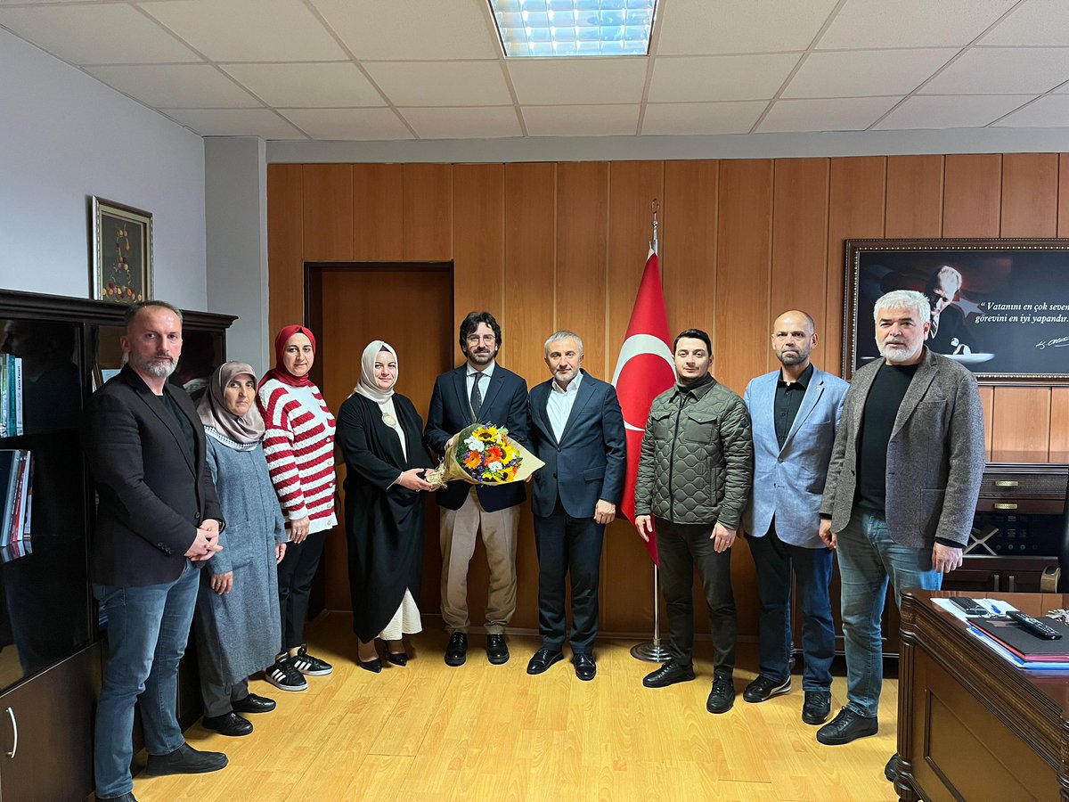 Çekmeköy İlçe Milli Eğitim Müdürü olarak yeni atanan Mustafa Akhan’ı, İlçe Kadın ve Gençlik Kolları  Başkanlarımız ve İlçe Başkan Yardımcılarımız ile birlikte ziyaret ettik. 

Müdürümüze çalışmalarında başarılar diliyorum.

<a href="/osmannnurika/">Osman Nuri Kabaktepe</a> <a href="/AhmettPoyraz/">Ahmet Poyraz</a>