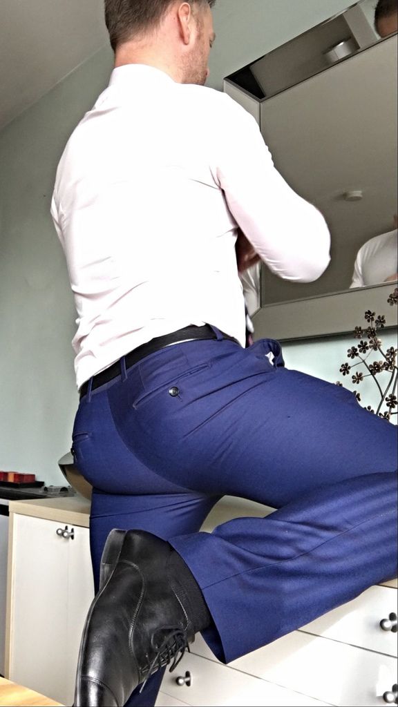 TuckyLucker's tweet photo. A lil more #dudebutt 4ya fellas cuz #AssWednesday only cums around once a week and the world is full of #mantail just waitin 2b enjoyed and say it after me fellas, they're all nekkid under their clothes, every one of em, yeah they are, &thx 4hangin with me 4 a minute 💙2U all https://t.co/GVdrQh8rGc