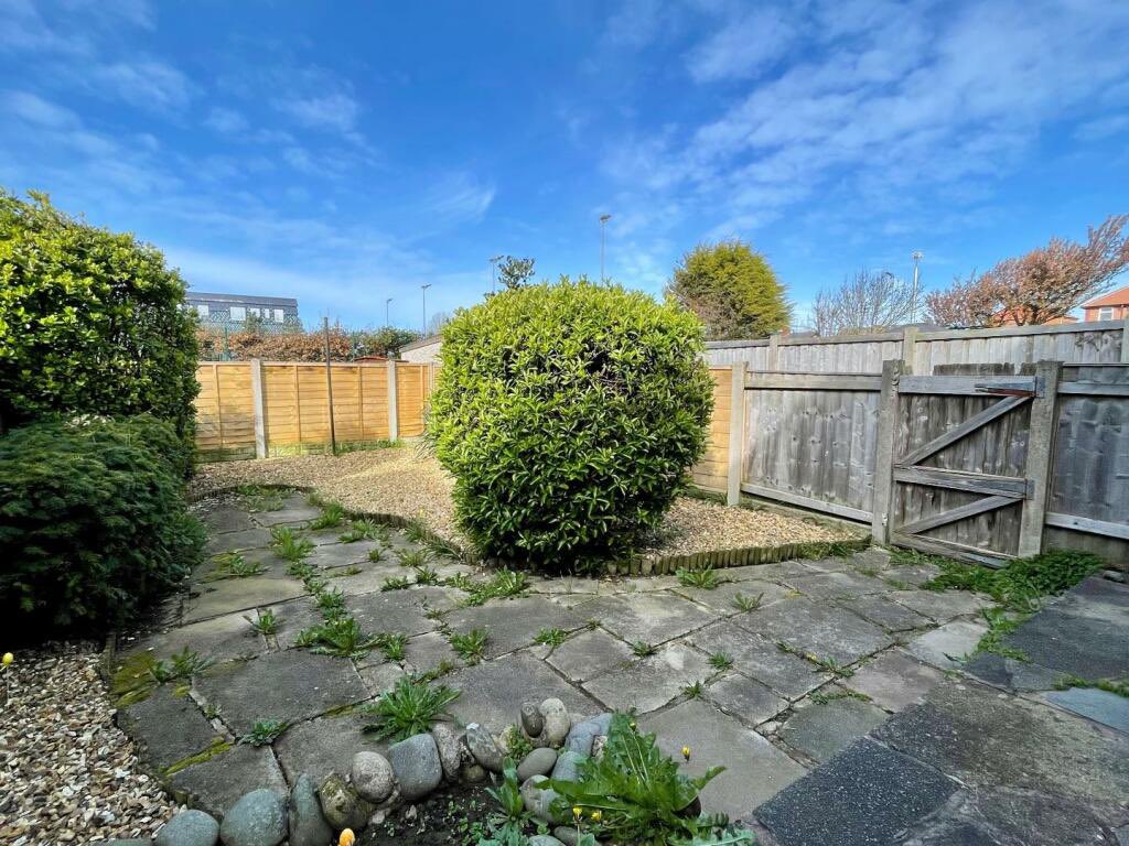 Hunters_BPL's tweet image. ✨REDUCED PROPERTY FOR SALE✨
Henson Avenue, South Shore, Blackpool
£110,000

**3 BED WELL PRESENTED END TERRACED HOUSE , NO ONWARD CHAIN INVOLVED** 
Call 📞 Hunters Blackpool on 01253 362640 to arrange a viewing. 
#reduced #nochain #3bed