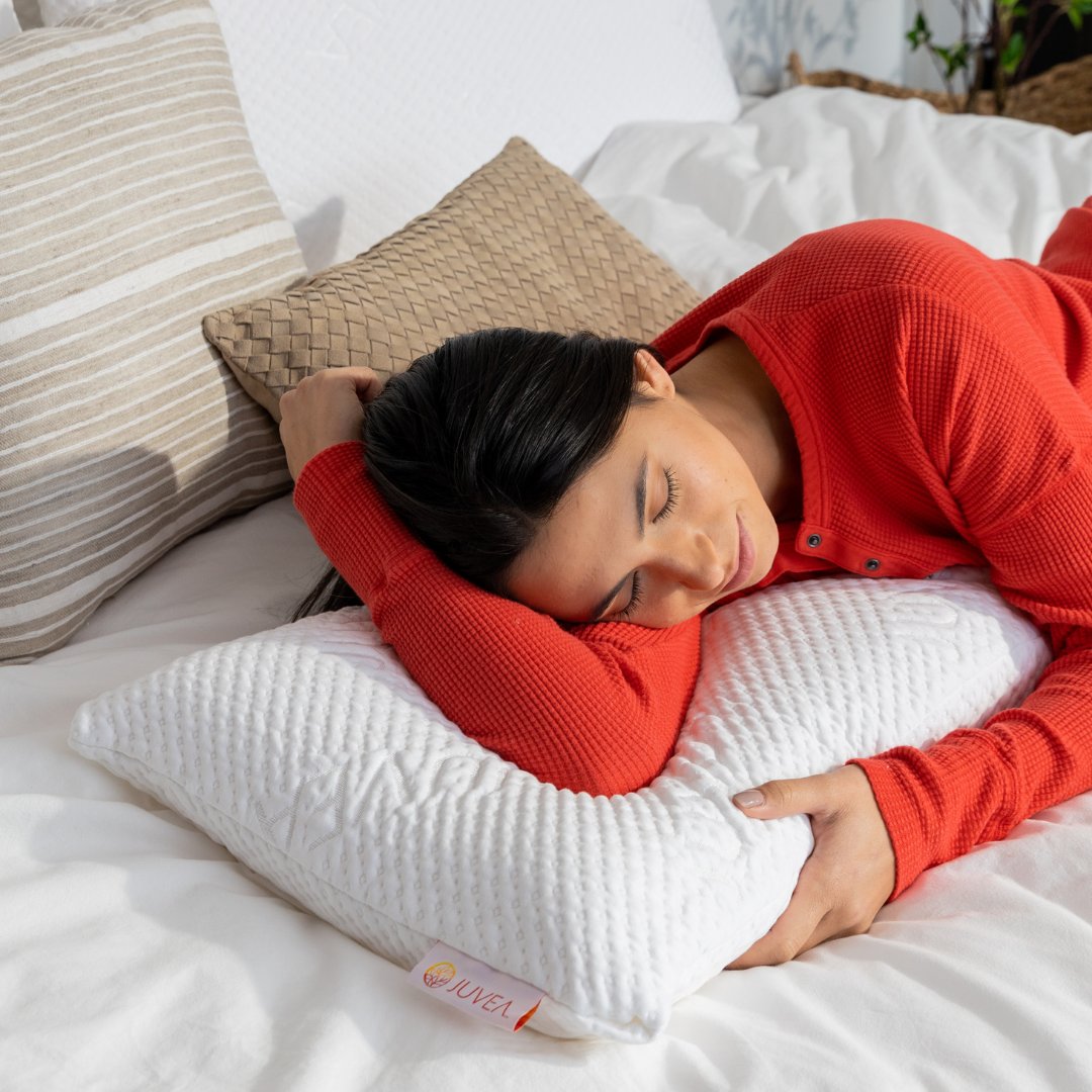 JUVEA's tweet image. In this month's #sleepbetter blog post we're discussing the power of a 15 minute nap and its surprisingly rich history that spans across different cultures and time periods 😴 ow.ly/NayY50PXWmF
#sleepblog #sleephealth #napping #historyofnapping #15minutenap