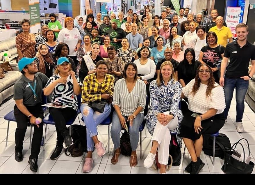 ZintleK_deLange's tweet photo. Gosh!!💚😭💚 I'm beaming with pride. Ladies & gentlemen THIS is the @Action4SA WC Women's Forum, this is what we do! Bring all SAns TOGETHER🇿🇦💚🇿🇦 Inclusion, Diversity & UNITY. #ActionSAWomensForum #ActionSAInTheWesternCape #LetsRegisterToVOTE Our new regular spot in the Metro🔥 https://t.co/RyczmcjmeB