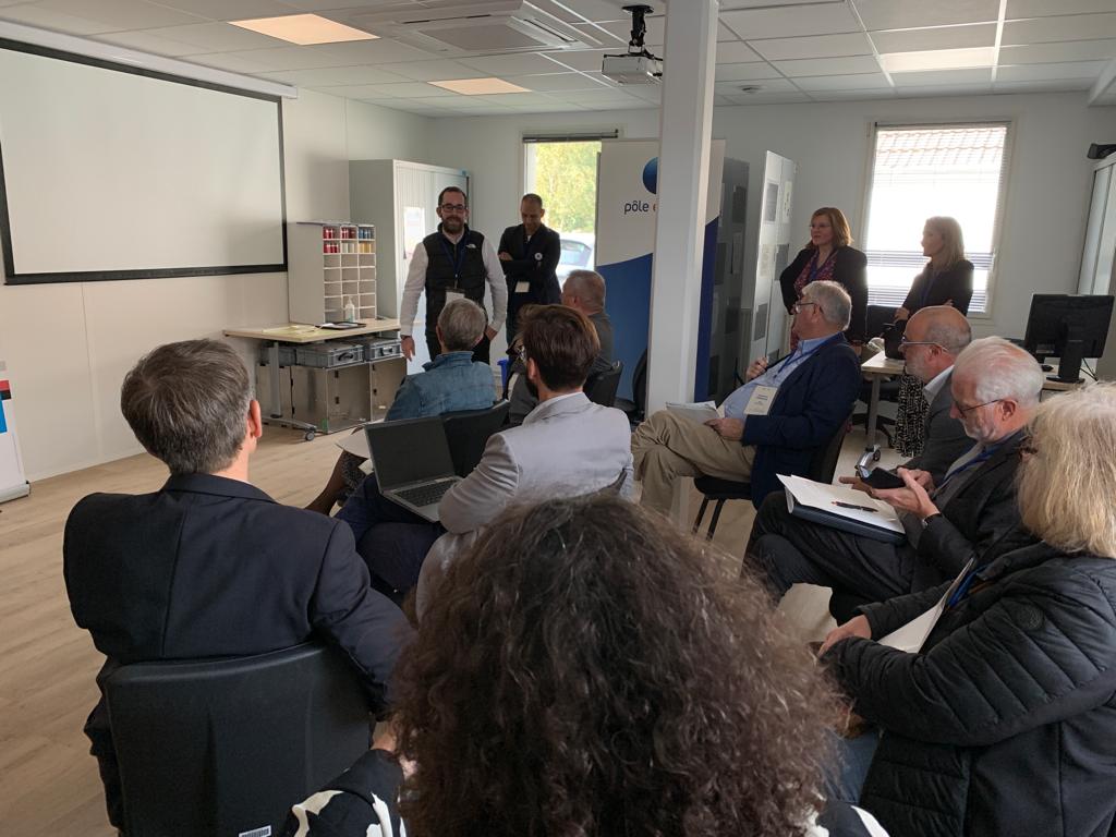 Ce matin @poleemploi_HDF Amiens, rencontre avec les élus du territoire pour l'inauguration de l'agence
Echanges  sur l'accompagnement global, les personnes en situation de Handicap et les recrutements.
Clôture par Mr le secrétaire General de la préfecture 
<a href="/Prefet80/">Préfet de la Somme</a>