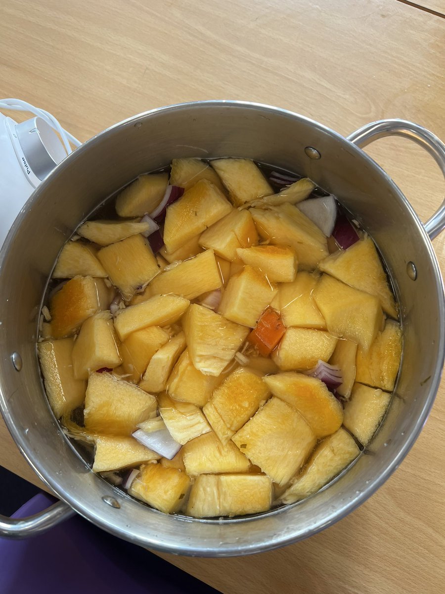 MrWakef's tweet photo. Reading #pumpkinsoup means one thing - MAKING PUMPKIN SOUP! https://t.co/IWVz1Wwsml