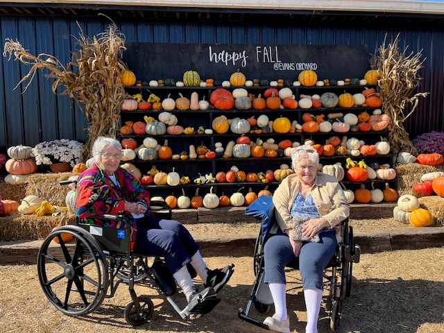 Fall is here!  Recently, we took our residents to Evan's Orchard to enjoy the crisp air, sample some apple cider, and allow them to purchase some goodies for themselves!  #SeniorLiving #Lexington