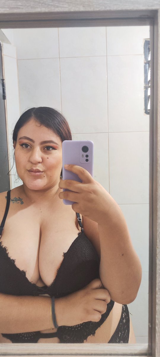 SharonGomez69's tweet photo. Nice Wednesday, I hope You bed is already wet 🌊 #curvy #bbw #bigmodel @chaturbate @chaturbateGolds @stripchat @StripShows @CamGirlWars https://t.co/pOl26Qsgzv