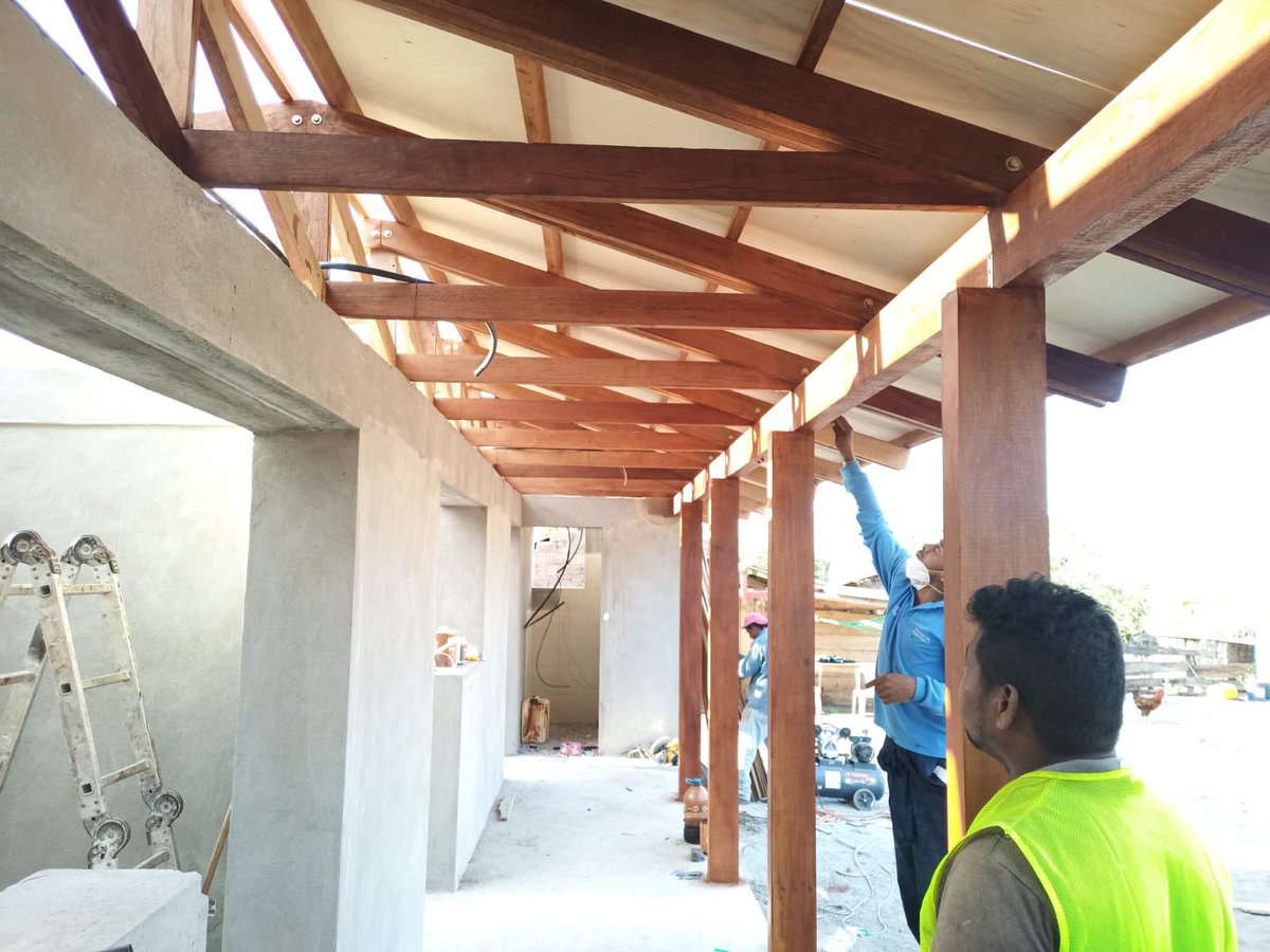 ViviendaEc's tweet image. ¡Vivienda saludable para erradicar la Enfermedad de Chagas!

En coordinación con la @Vice_Ec, la @PUCE_Ecuador y CISeAL, en Calvas (Loja), se ejecutan viviendas gratuitas, lo que permite reducir el riesgo de infección de este mal potencialmente mortal.
#NuestroTrabajoContinúa