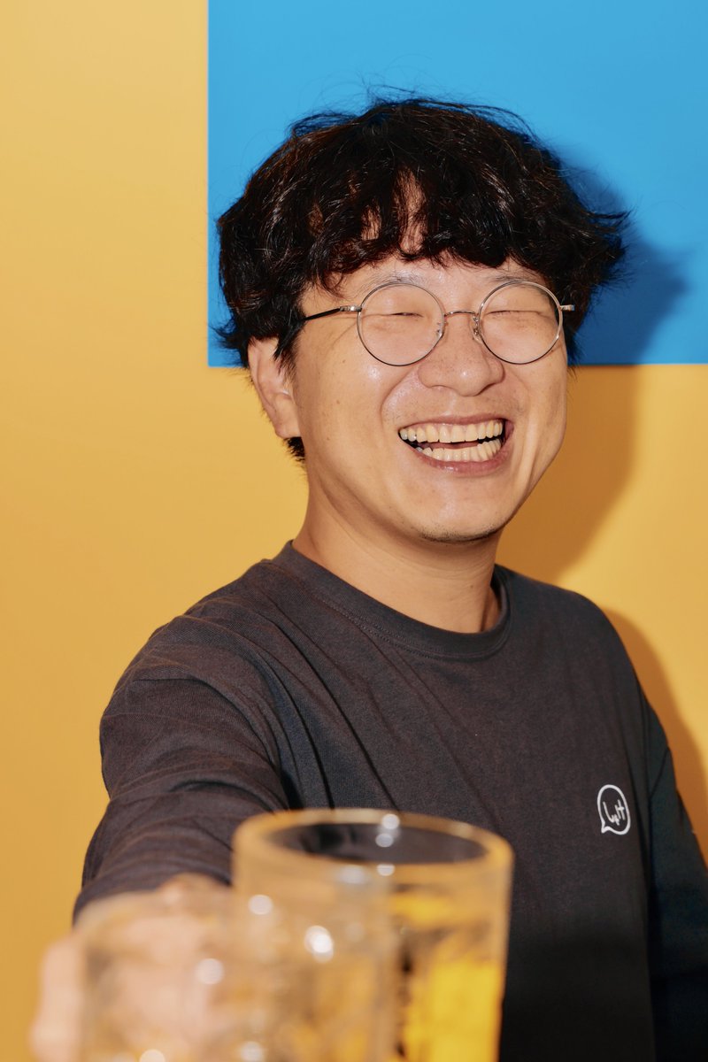 KURASU_MASTER's tweet image. 「カンパイポートレート」

展示させていただいている居酒屋「ベロキチ」のお客さんを撮らせていただいて、展示期間中に撮影していく企画です。

zushi-art.com/2023-art-46/

#zaf2023 #アートフェス