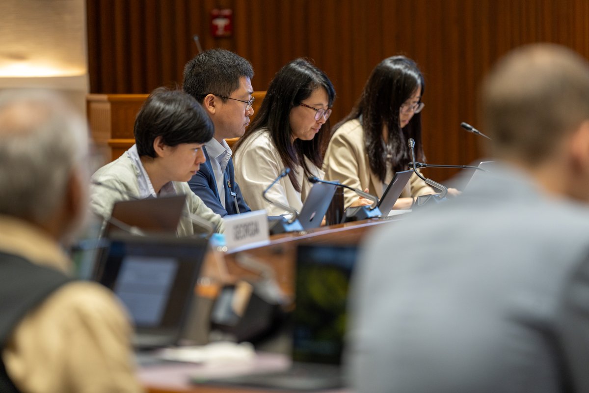 UNESCAP's tweet photo. #Buildings account for 1/3 of global energy consumption.
#AsiaPacific cities are growing rapidly; policies must promote energy efficient & low-carbon buildings.
#ClimateAction & #SDG7 achievement require reducing energy demand in offices, homes & commercial buildings.
#APEF3 https://t.co/GIDpDROjmN