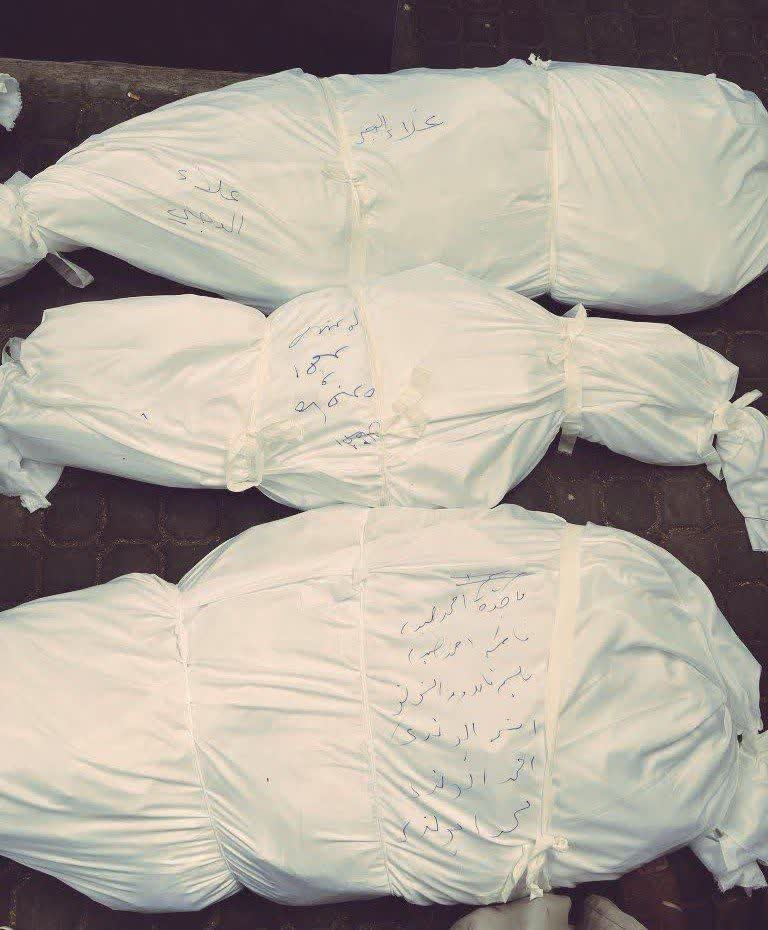 ehsasgallery's tweet image. The work in Gaza has risen above the mass grave and has reached the mass shroud. The fragmented corpses of the martyrs that are wrapped together like this. Curse Zionism.🥺😭😫