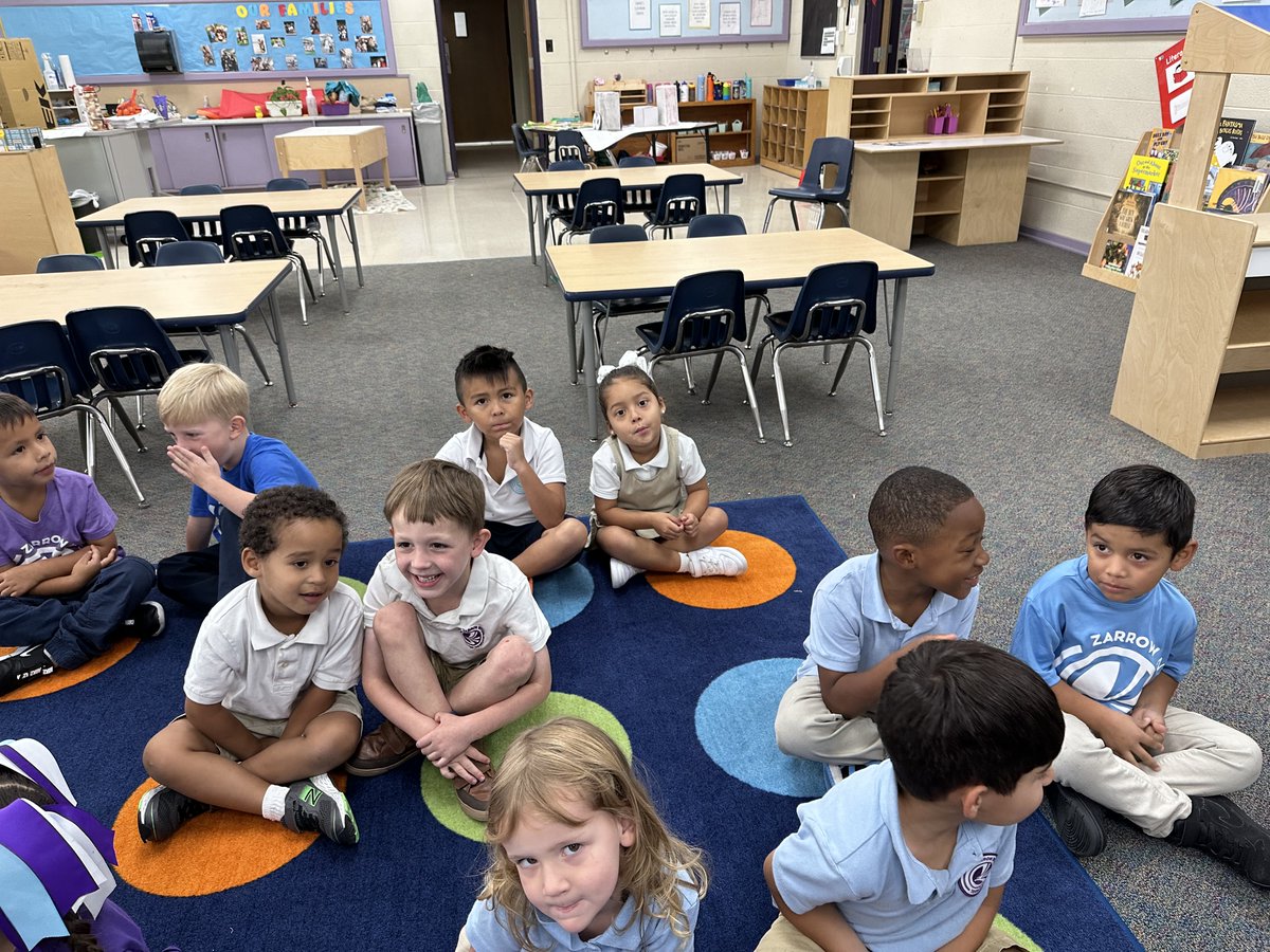 Tools_PreKTeach's tweet photo. We're doing Share the News: Children saw the back of the card and wanted to try #doubletalk! #talkingislearning #toolsofthemind #teaching #school #prek #preschool https://t.co/60MGDzQSEs