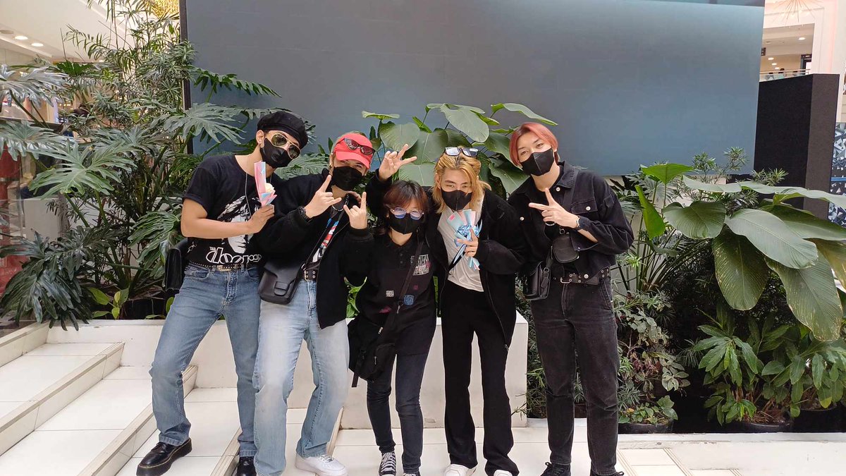 PHPPearls's tweet image. Correct answer: JP, Chrls. Jah (Pearl), Yuuki, and Sev

PHP BRAND NEW D-1 
#PHPBrandNew #PHPNewSong 
#Press_Hit_Play @PressHitPlay