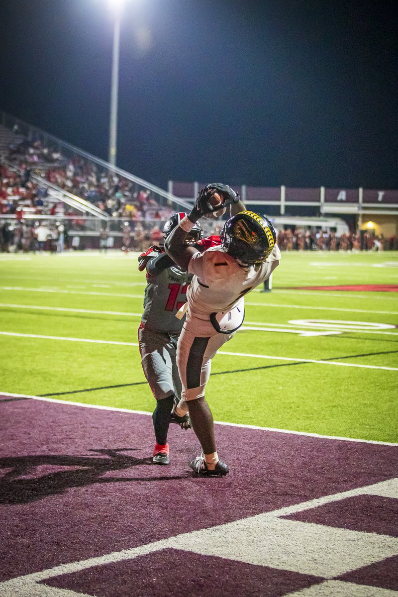 2024 (@TJCFOOTBALL) JUCO WR @ArabiaBradford was offered by UMass @UMassFootball HL hudl.com/video/3/938762…