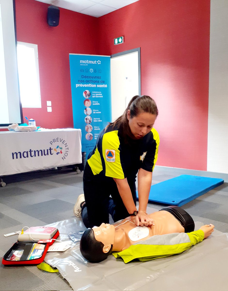 verite_marc's tweet photo. Initiation aux #GestesQuiSauvent avec l'outil #MiniAnne cet après-midi pour 12 sociétaires @Matmut à #Albi. Merci Marie Paule @FFSSnational et @BorisMFO @MutOccitanie pour l'encadrement 🙏 Merci @VYV3_TerresdOc pour la mise à disposition de vos locaux 🙏
#MatmutCompliceDeVie https://t.co/nO4K3sWLqz