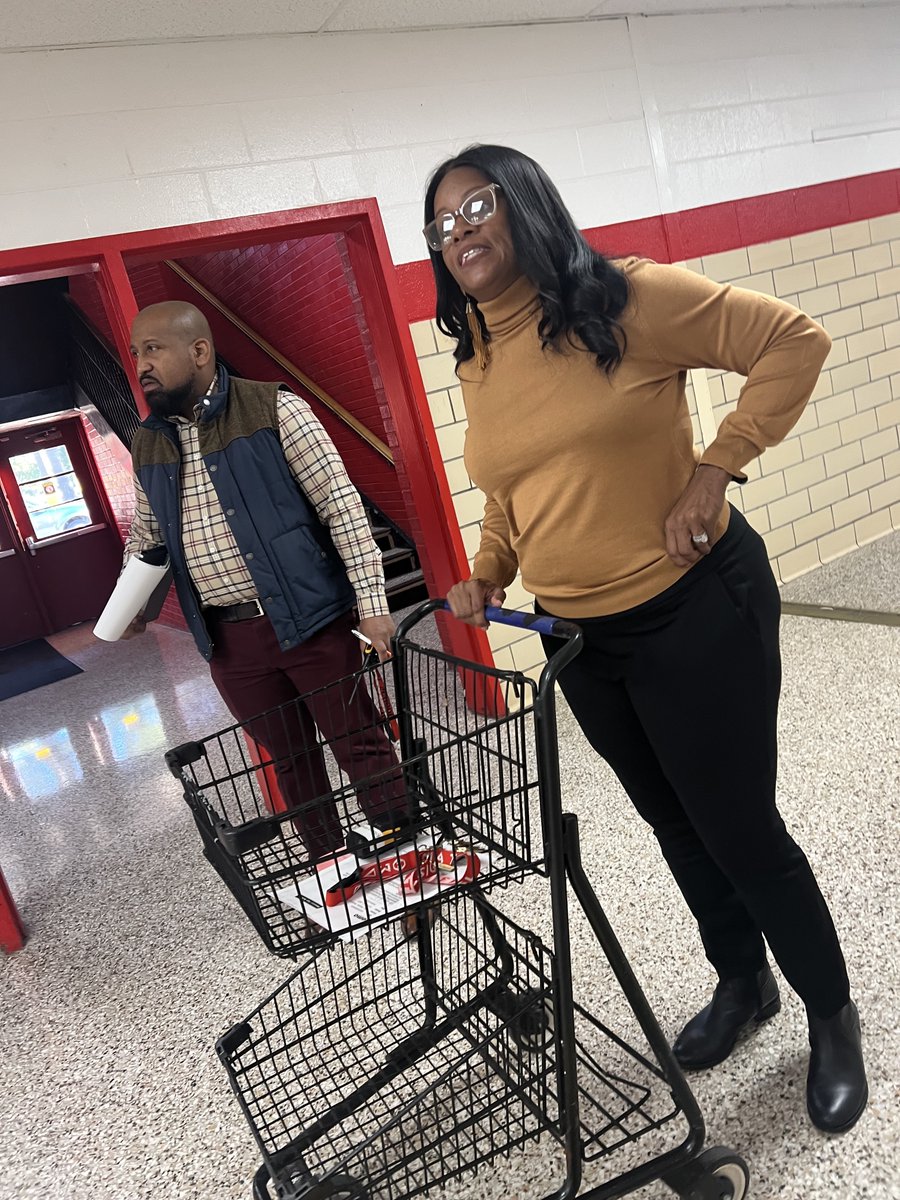 THEHamptonHigh's tweet photo. Day 2: Anything but a Backpack (Part 3) #CrabberPride https://t.co/29p0YOMWHS
