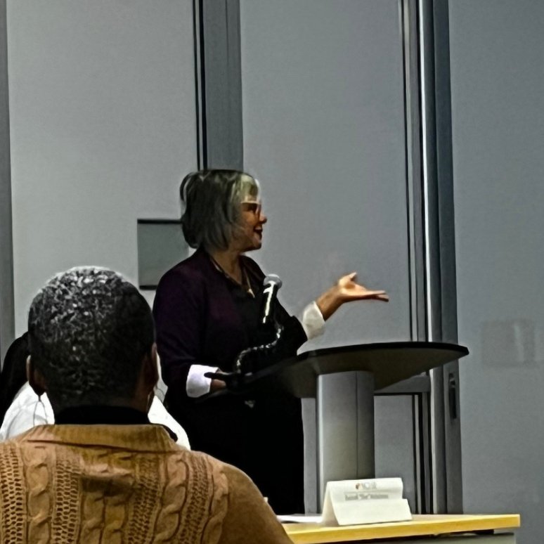_ACHP's tweet photo. “Maternal health is not a blue state or a red state issue.” 

Special thank you to @RepRobinKelly for kicking off today’s Driving Action and Impact: A Maternal Health Research Forum as we identify barriers to progress in Black maternal health. https://t.co/GBGpQJ6H0w