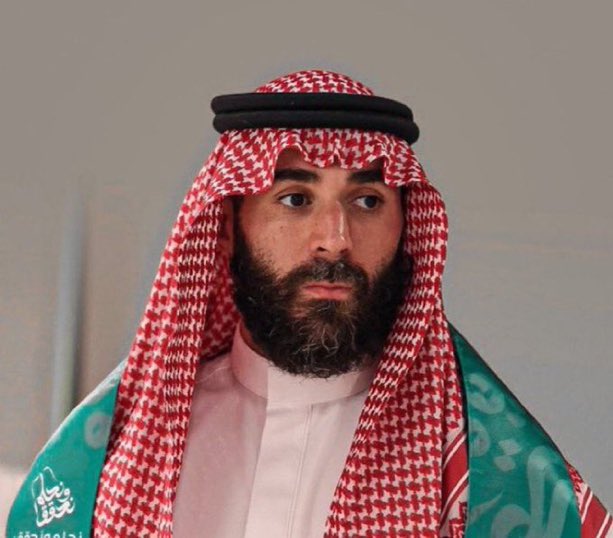 فرنسا وتحديداً باريس كانت ولازالت على رْبك يا اسطورة #westandwithkarimBenzema