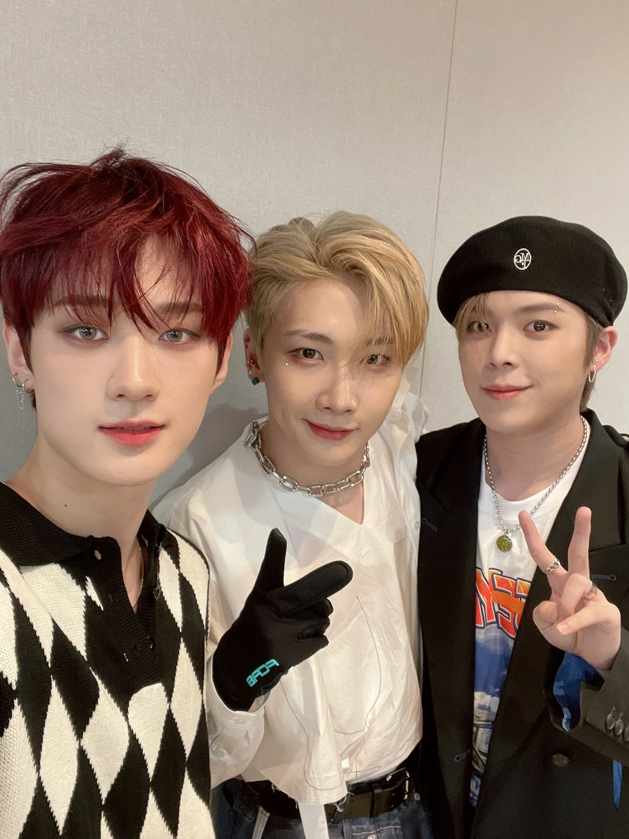 by_verivery's tweet photo. [#용승]       

갤러리 뒤적하다가 정규앨범 추팔🥹

#YONGSEUNG #베리베리 #VERIVERY https://t.co/kbLv21IU6o