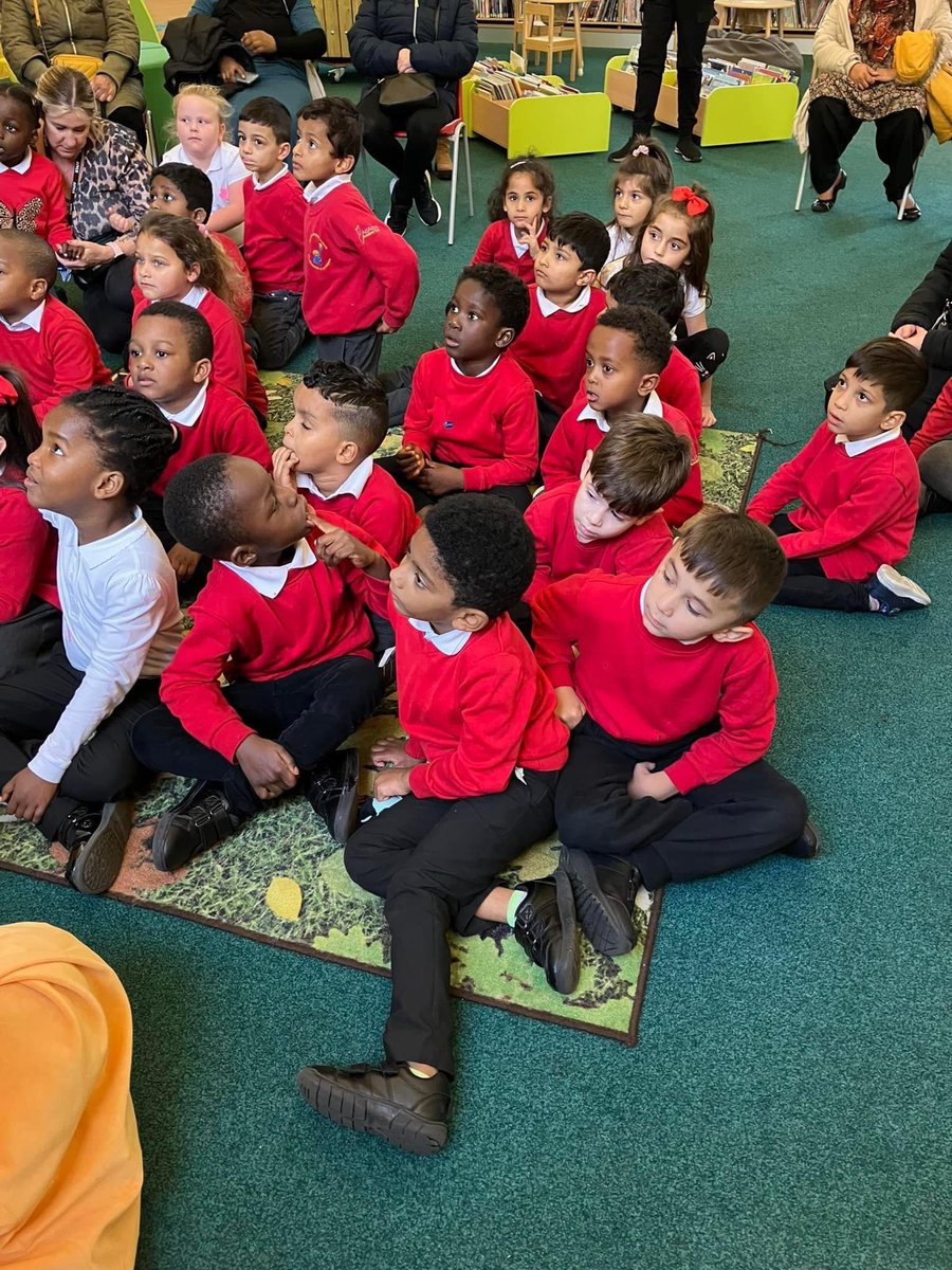 AyresomePrimary's tweet photo. Y1LF had an amazing trip to the library where they took part in a treasure hunt, read and chose books from the shelves. Lots of children signed up for a library card too so they can visit again to choose some books #BoroReads #LibrariesAreForEveryone @BoroLibraries @AdAstraTrust https://t.co/Pn4I80nVt5