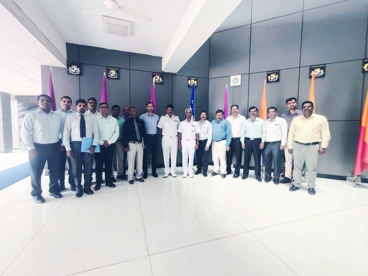 IN_DCP's tweet photo. A two member team from #DCP #NHQ comprising Cmde Saurabh Agrawal, Cmde(CP)-II and Shri Avinash Sisodia, Joint Director (CP)-G visited #IndianNavalAcademy, #Ezhimala. Shri Rajesh, CCPO #HQSNC also accompanied #TeamDCP. https://t.co/zLKZl5OrjS