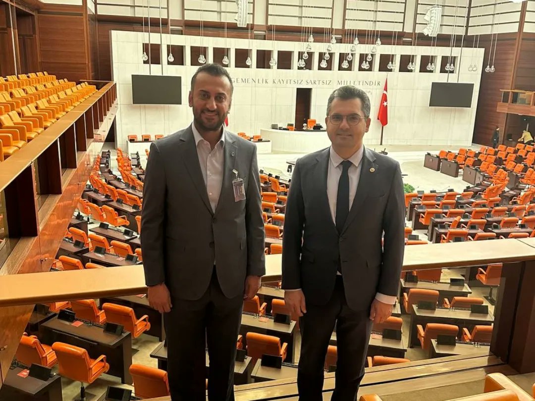 İl Başkanımız Gürhan Kayabey, İl Gençlik Başkanımız Kadir Altınbay ve İl Gençlik Komisyonumuz ile birlikte milletvekilimiz Burak Dalgın'ı mecliste ziyaret ettik.