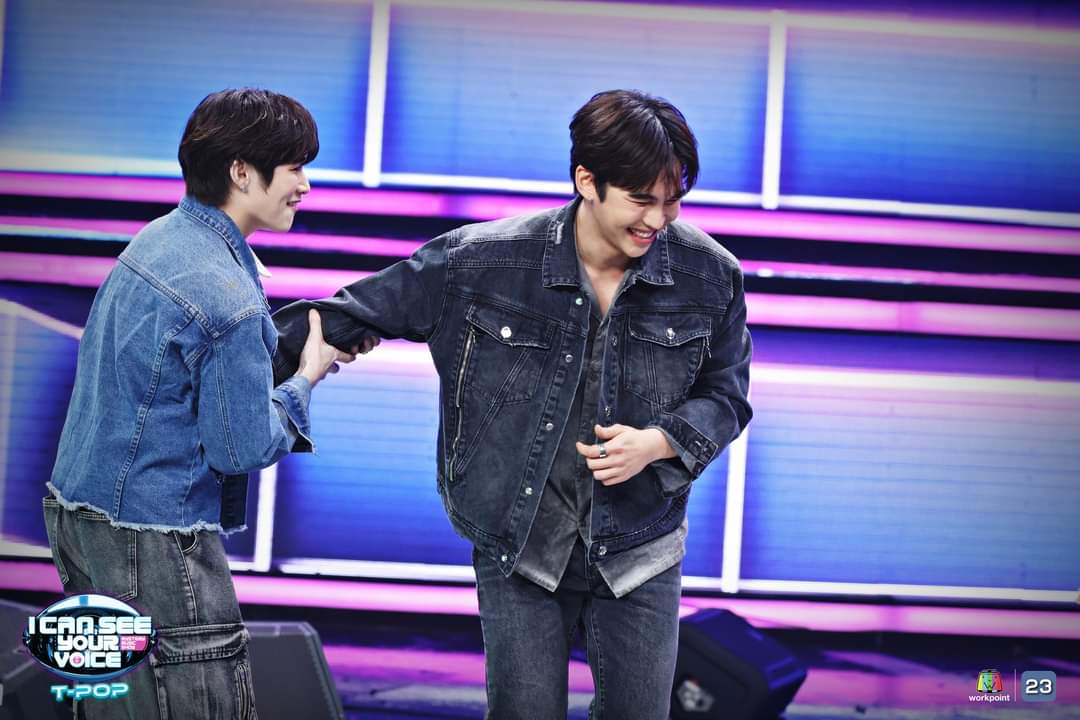 เหล่าแก๊งนักสืบชวนฮาและฟิน
จะช่วยซุปตาร์ให้ภารกิจสำเร็จหรือไม่? 
มาลุ้นกัน!!!
.
📍ดูสด!!! ทั้ง TV และ ออนไลน์
🎤ทุกวันพุธ เวลา 20.05 น.
.
#icanseeyourvoicethailand
#icanseeyourvoicetpop 
#WorkPoint23
#Workpoint 
#นุนิว 
#NuNew 
#นุนิวชวรินทร์