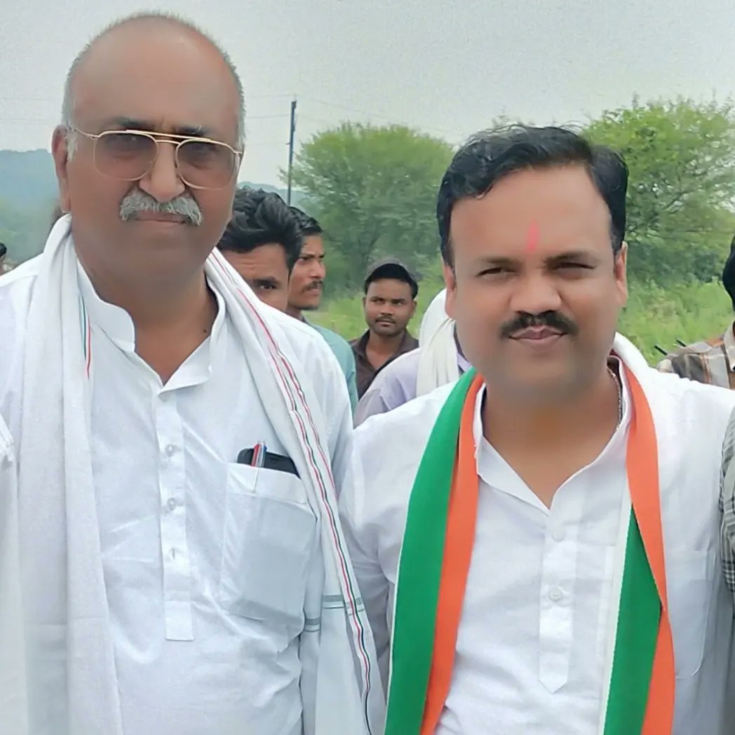 YuvaRaisen's tweet photo. हमारे मार्गदर्शक , वरिष्ठ कांग्रेस नेता आदरणीय श्री मुमताज खान जी को रायसेन जिला कांग्रेस कमेटी अध्यक्ष बनने पर हार्दिक बधाई एवं शुभकामनाएं एवं वरिष्ठ नेतृत्व का हार्दिक आभार।

निश्चित ही आपके कुशल नेतृत्व मैं रायसेन जिले की चारों विधानसभा सीटों पर विजय प्राप्त करेंगे। https://t.co/SWTQDxmDmp