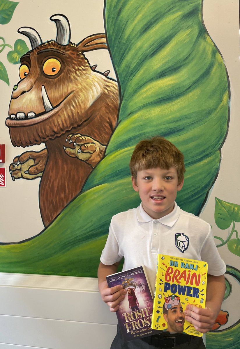 CalveleyAcademy's tweet image. Thank you to the kind family for this fantastic book donation for Oak Class library. Year 5 and 6 children are very grateful and can’t wait to get reading! #reading #readingforpleasure #classlibrary #recommendedreads