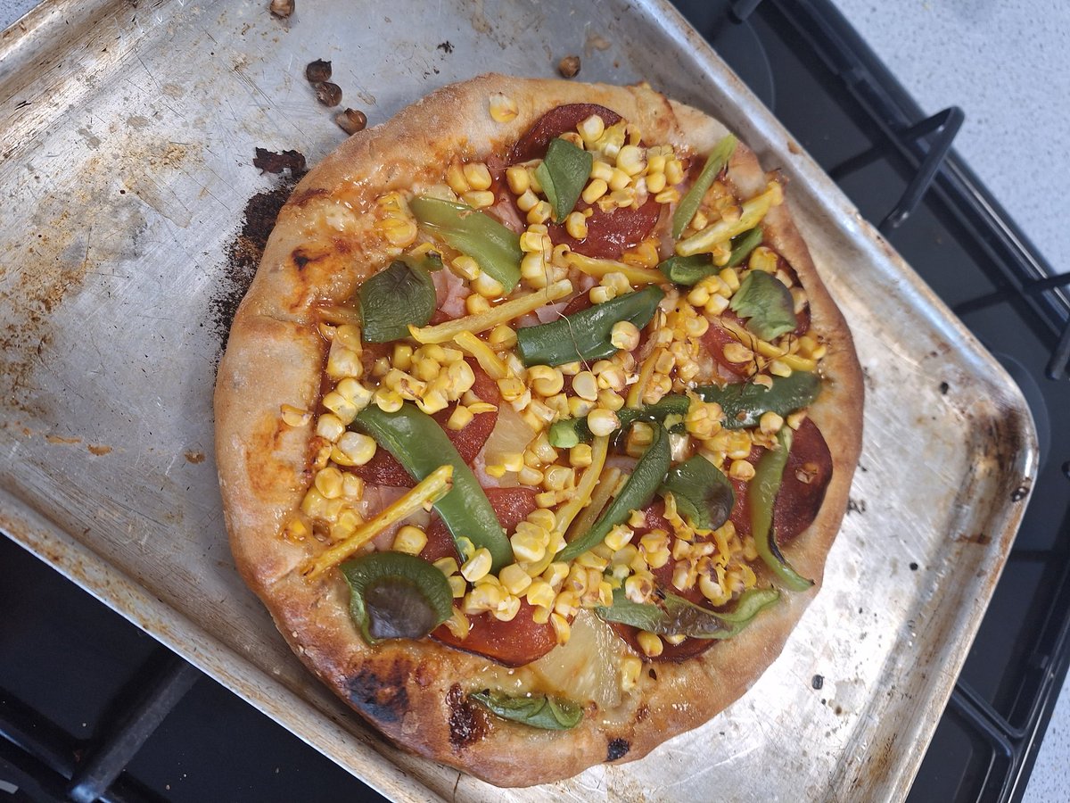 SandhighFood's tweet photo. Enrichment Wednesday part 1. We've learnt how to make our own pizzas with a range of ingredients, many of them leftovers. Well done everyone they look great. @SandbachCollege @SandhighDT @SandbachHigh https://t.co/jLKsABYDDz