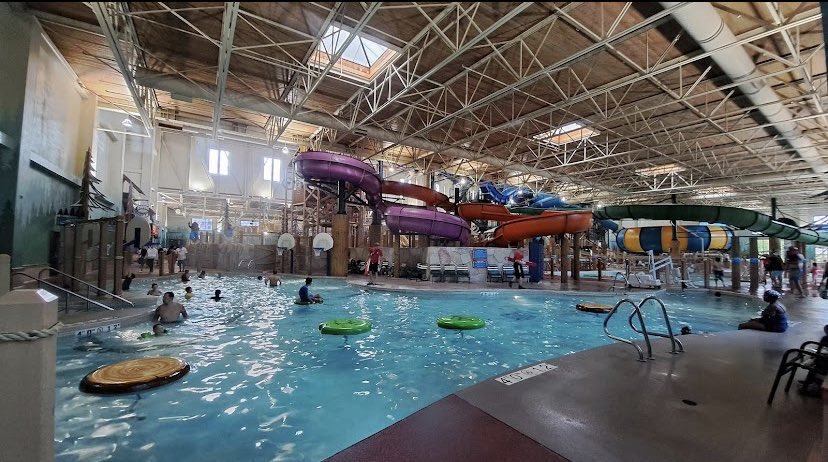 CineTimeCanada's tweet image. Having an super time at #GreatWolfLodge, getting ready for the unique experience of the #Leo premiere nearby! This water resort and premiere combo is next-level, and we&apos;re taking a break fromusual routine to fully enjoy it.  So will be hard to reply.🌟🏊‍♂️🎬 #NextLevelFun #Canada