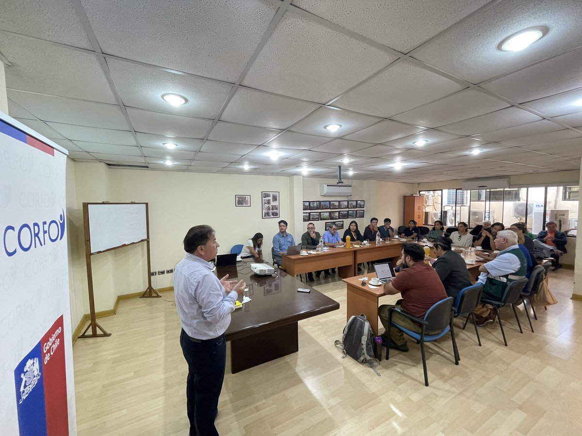 CorfoArica's tweet photo. Reunidos para conformar mesa de trabajo para transformar #Arica y #Parinacota en una plataforma para el desarrollo de tecnologías para la agricultura en zonas áridas. Actividad liderada por #Corfo se realiza en dependencias @sagchile con privados, academia, comunidad y públicos https://t.co/eYQcHYODf8