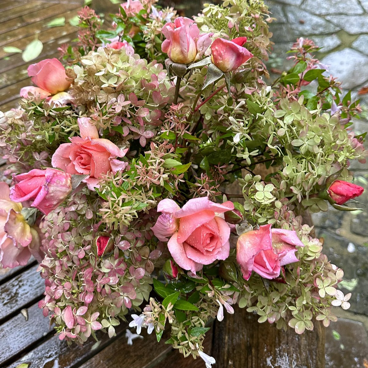 Little posy for today… #garden #plant #design #cutflowers #roses #hydrangeas #abelia