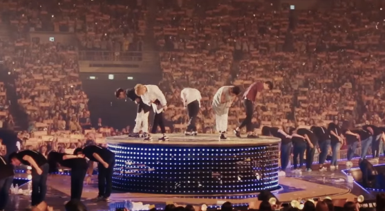 7 years ago this week, 'THREE WORDS' by SECHSKIES debuted at #1 on the Circle Digital Chart (week 41).