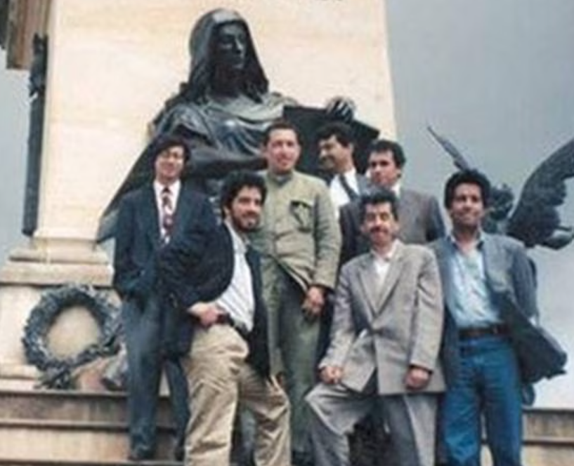X_Spanish_'s tweet photo. #ULTIMAHORA #Colombia fotos de  @petrogustavo junto a Hugo Chavez y su similitud ideologica.
#Israel_under_attack https://t.co/OUaWH8w86d